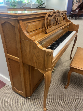 1994 Yamaha Country Manor console piano - Upright - Console Pianos